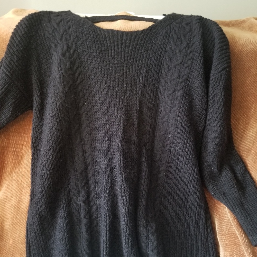 Blk sweater